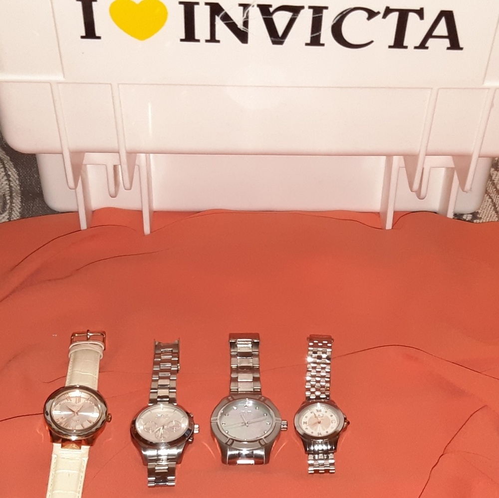 4 Invicta women's watches. Needs batteries.